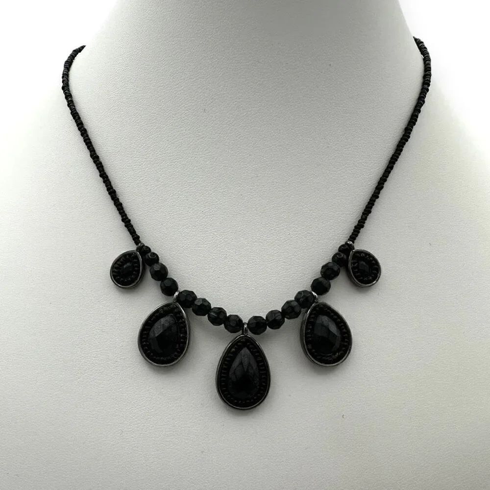 Liz and Co black bead necklace Necklace costume